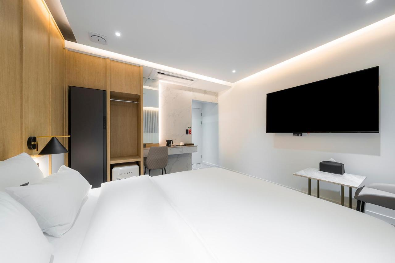 Brown Dot Hotel Pyeonghwa Plaza มกโพ ภายนอก รูปภาพ