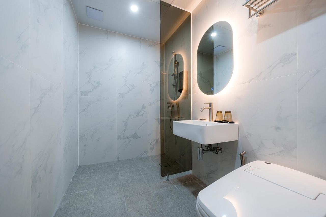 Brown Dot Hotel Pyeonghwa Plaza มกโพ ภายนอก รูปภาพ