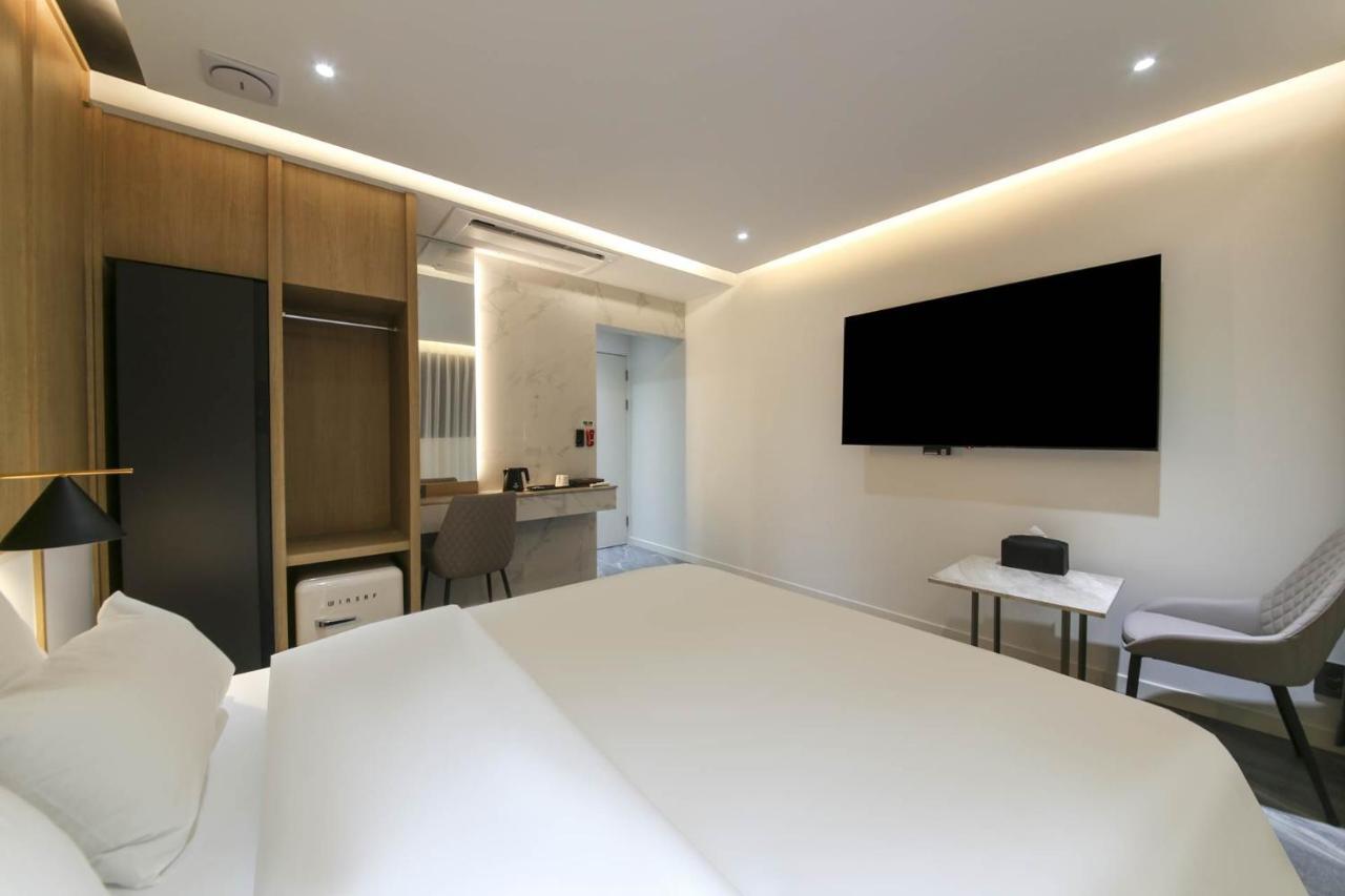 Brown Dot Hotel Pyeonghwa Plaza มกโพ ภายนอก รูปภาพ