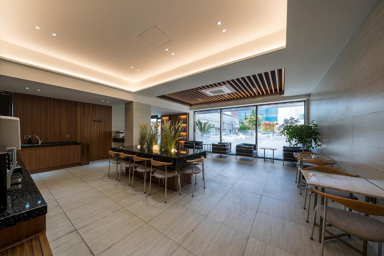 Brown Dot Hotel Pyeonghwa Plaza มกโพ ภายนอก รูปภาพ